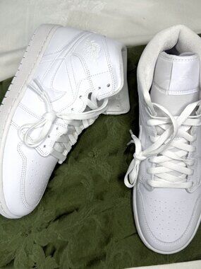 Nike Air Jordan 1 Mid Triple White Sneakers DV0991-111 Size Women's 11 Men's 9.5